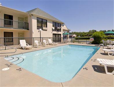 Days Inn By Wyndham Sanford Exterior foto